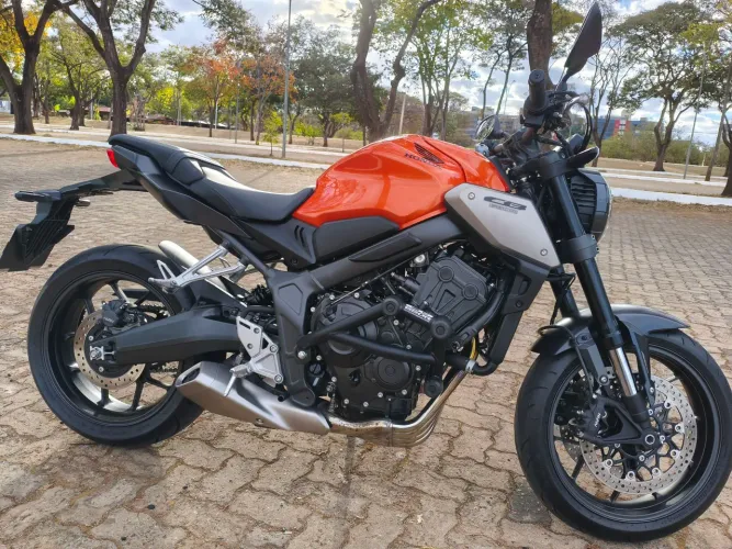 Honda CB 650R - Garantia até 2027