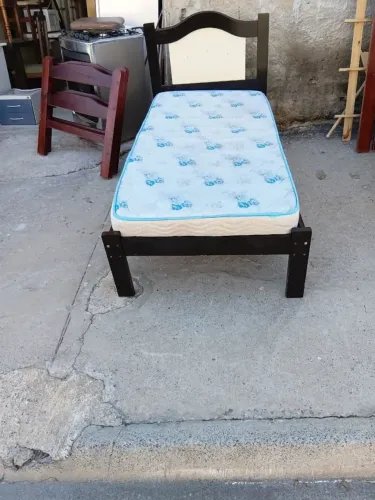 Cama com Colchão - Aceito Oferta
