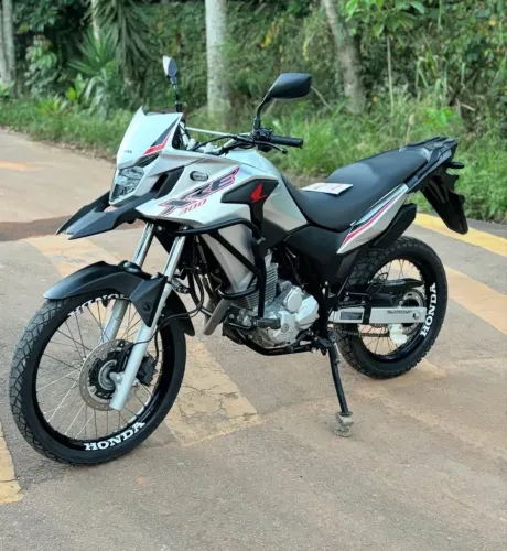 XRE 300 2021