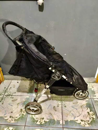 Carrinho de bebê dobrável 