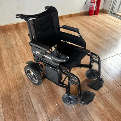 Cadeira de roda motorizada D800 Dellamed
