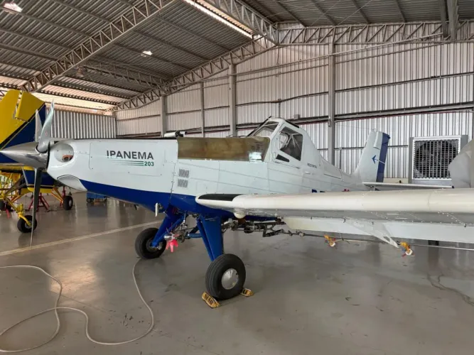 Avião Ipanema 203
