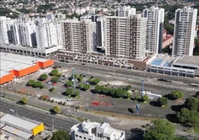 More próximo ao parque Bacacheri condomínio clube com piscina aquecida últimas unidades