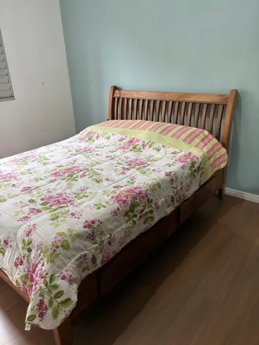 cama de casal madeira rústica com gavetas