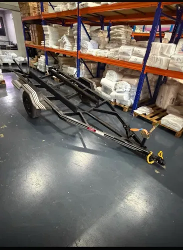 Urgente vendo carretinha reboque para jetski muito barato