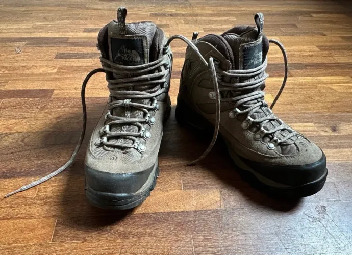 Bota Feminina the north face marrom