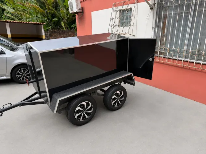 Carretinha baú em madeira e acm 