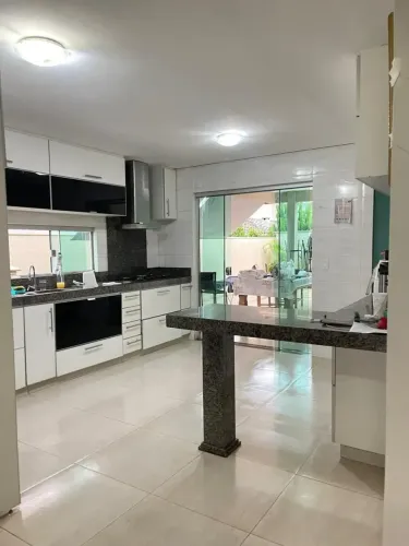 Térrea para venda com 240 M² com 3 suítes Condomínio Jardins Lisboa - Goiânia - GO