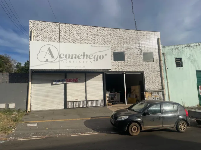 Aluguel galpão no jardim Guanabara 170 mt