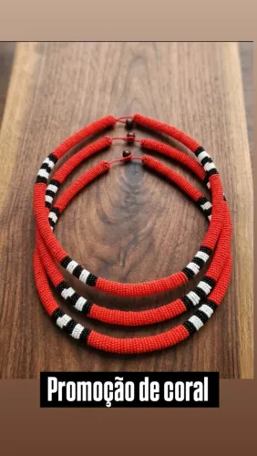 colar cobra coral