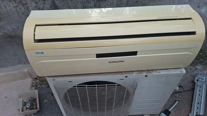 Vendo ar condicionado split 9000 btus quente e frio komeco