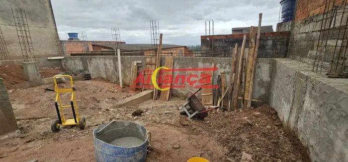 TERRENO JA PRONTO PRA BATER A LAJE, NO JARDIM FORTALEZA COM 287,38M