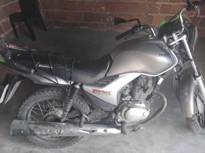 Vende-se esta Moto 