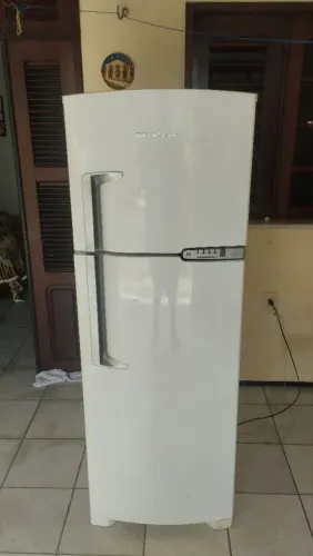 Conserto de geladeira e freezer.
