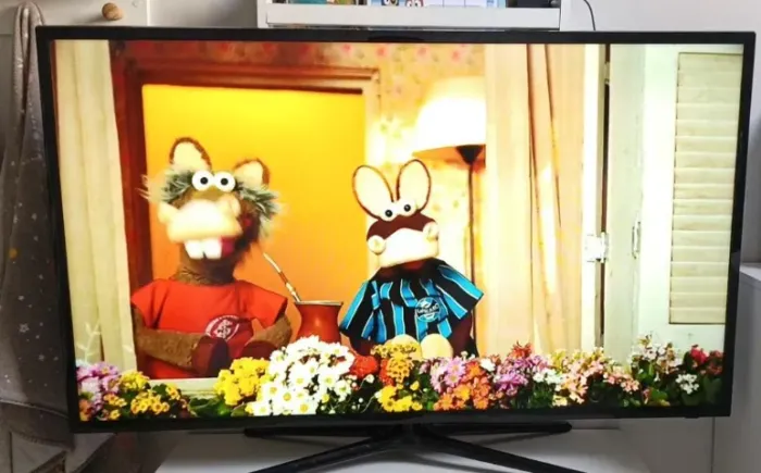 Televisão Samsung 46 polegadas, Sem defeitos, Com controle