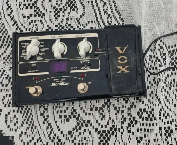 Pedaleira para guitarra (Vox StompLab IIG)