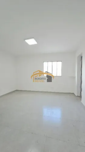 Casa para locação, Jd. Santo Antônio, Osasco, com 1 dormitórios, cozinha e 1 banheiro.