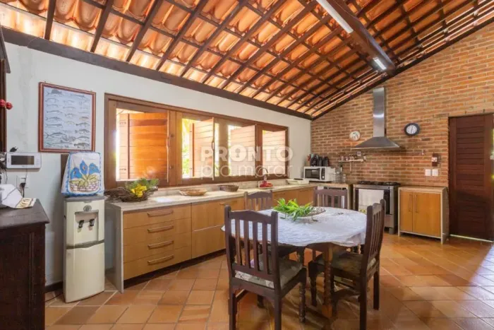 Casa com 7 quartos em Carneiros