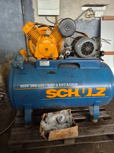 Compressor de Ar Schulz 20 PCM 250L - 5CV Trifásico | Profissional
