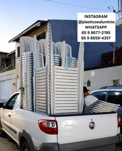 Conjunto de Mesa e Cadeiras de Plástico   Conjunto Miss de mesa + 4 cadeiras Miss 