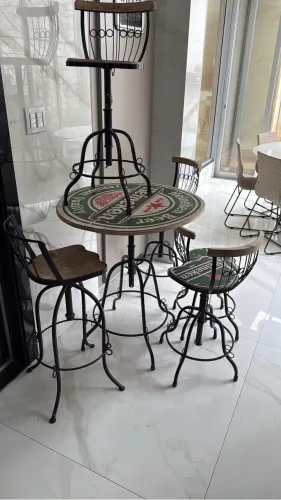 Mesa Bistrô Heineken + 5 Banquetas