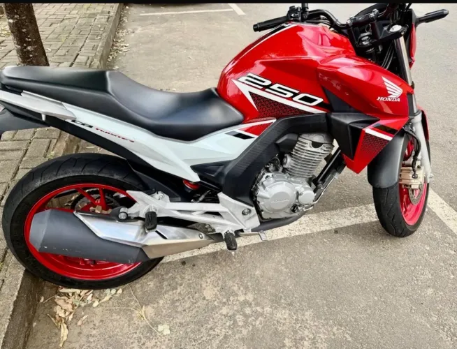 Honda CB Twister 250 Flexone- 2022/2022 | Apenas 4.000 km | Impecável