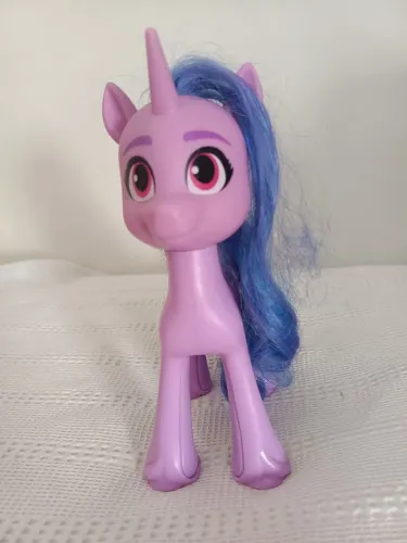 Brinquedo My Little Poney Izzy Moonbow
