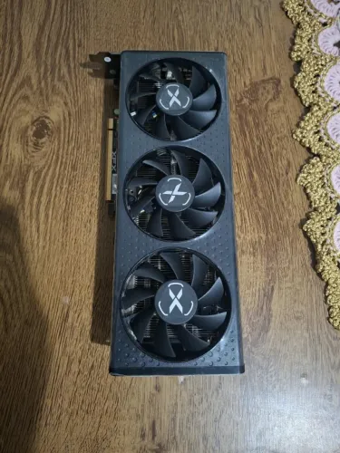 RX 7600 triple fan