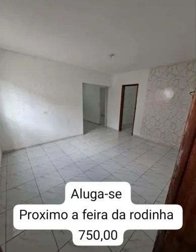 Casa primeiro andar próximo a rodinha chama no zap *81