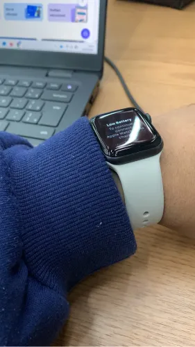 Apple Watch Series 6 + 3 Pulseiras