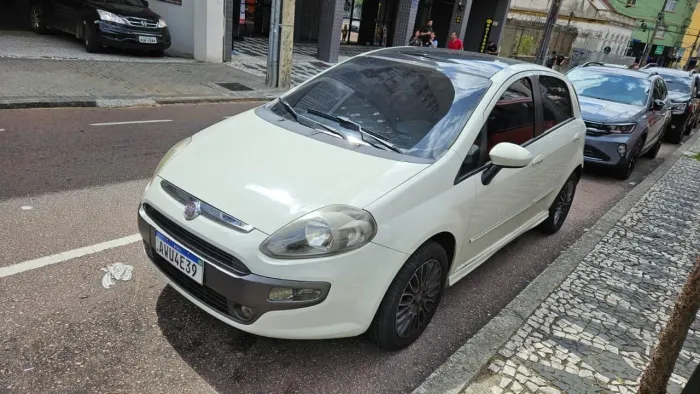 Fiat Punto Sporting 1.8 Flex 8v/16v 5P 2013