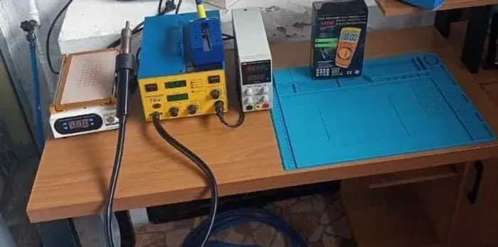 Equipamento assessórios de assistência técnica de celular