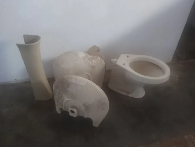 Vaso sanitário lavatório e coluna