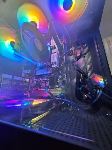 PC GAMER | Ryzen 5600GT | 16gb