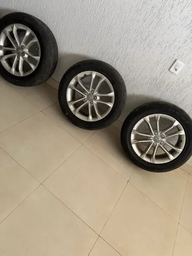 Vendo rodas aro 18 original Q3
