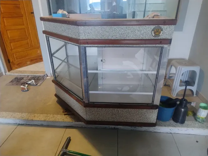 Doa-se balcão vitrine