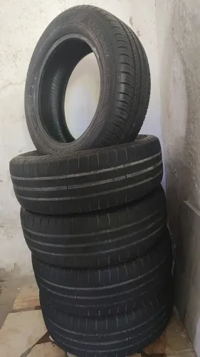 4 Pneus Goodyear bem conservados!