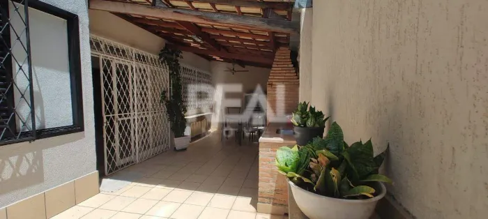 Área privativa com 03 quartos para alugar no Cidade Jardim, BH!