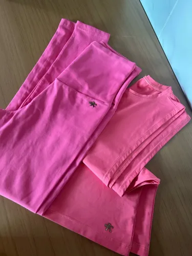 conjunto fitness sarados regata e legging rosa