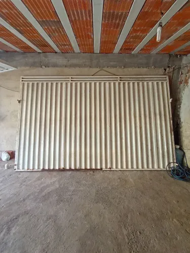 Portão de ferro para garagem