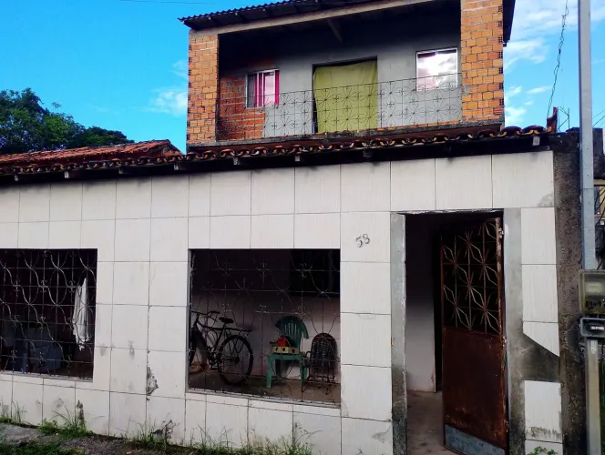 VENDO UMA CASA PRÓXIMO DE TUDO