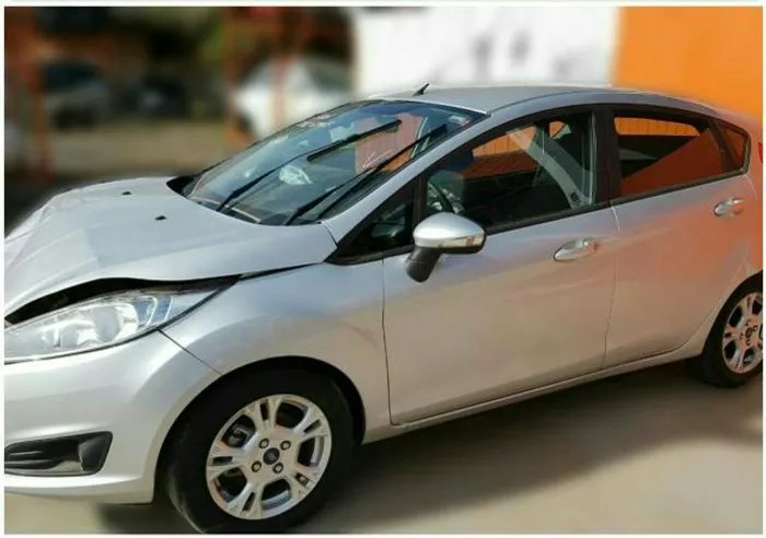 New Fiesta 2014 para retirada de peças