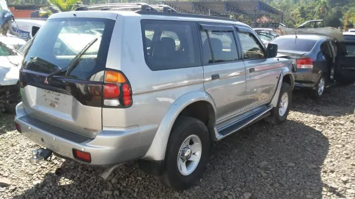 Pajero 2000 V6 vendido em peças