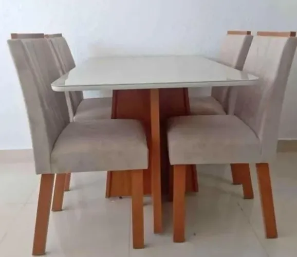 Mesa de jantar 4 cadeiras tampo de vidro entrego hoje R$ 1.600,00 a vista
