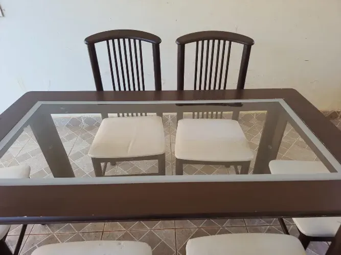 Conjunto Mesa Com Vidro e Pés Madeira 6 Cadeiras Madeira Madesa 