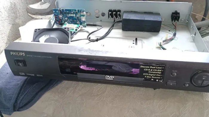 transmissor fm em gabinete de dvd 10watts + antena dipolo gamma match 
