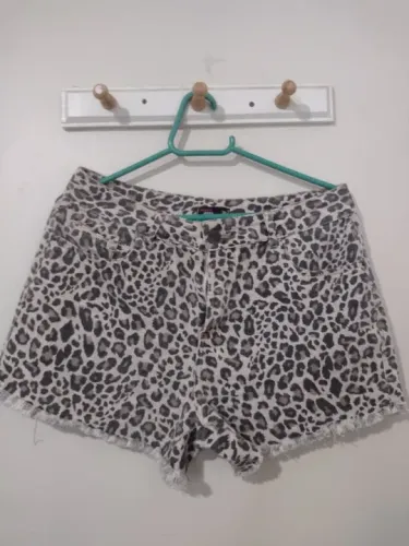  Short animal print, usado, Tam 38