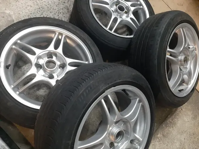 Roda aro 16 esportiva prata Ford Focus vom pneu 185 55 16 usados jogo 4x108