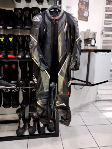 Macacão Dainese 50 Eur aspide pró impecável
