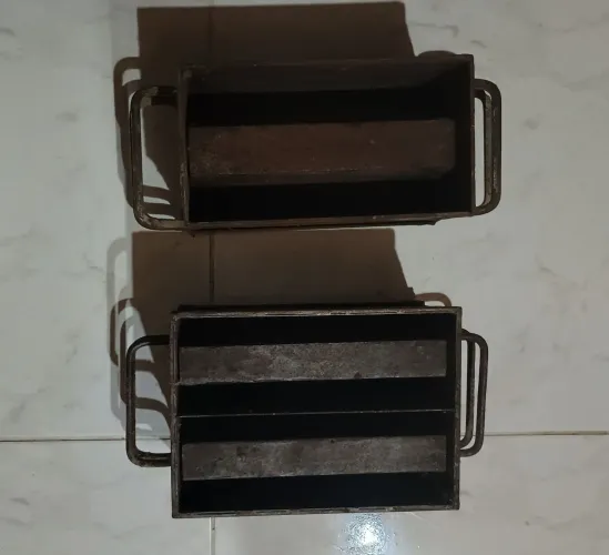 Vende-se 3 formas  de Calhas 1 mais 2em1 semi Nova 